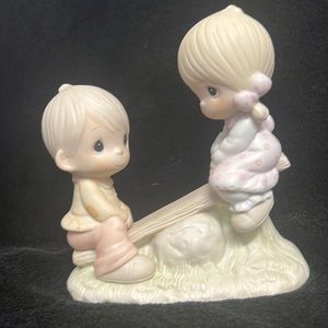 NWOT Precious Moments Love Lifted Me